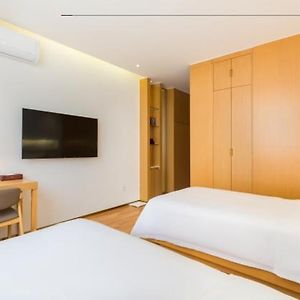 Zero Pressure Twin Room